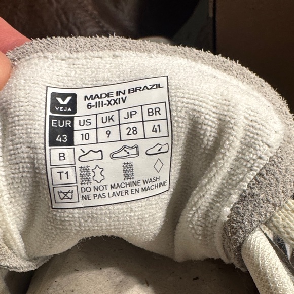 Veja Rio Branco Alveomesh - Light Grey and Black Athletic Shoes - New in Box - Picture 3 of 5